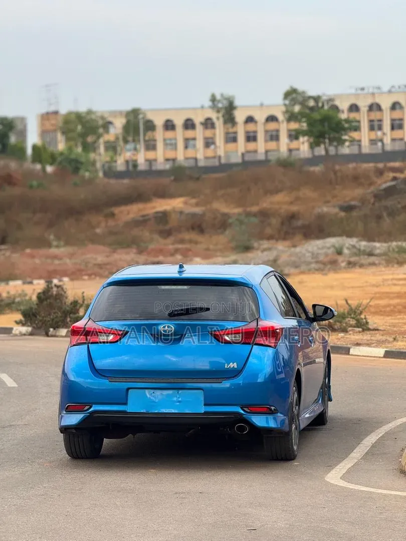 Toyota Corolla 2016 Blue
