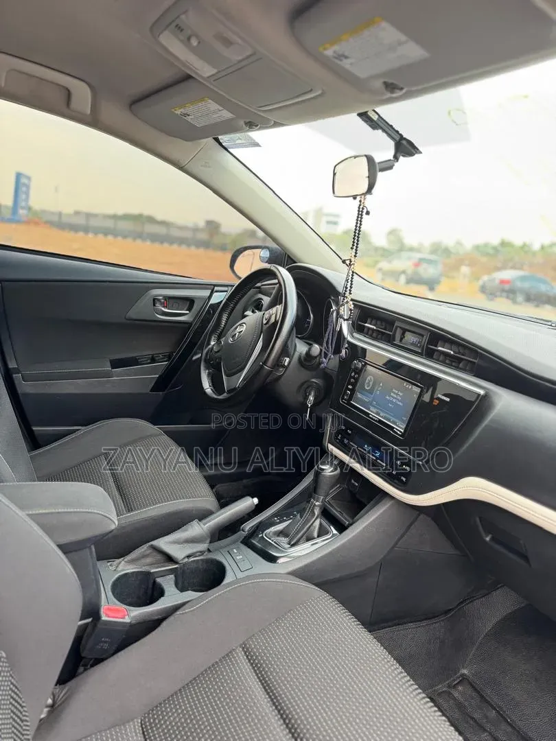 Toyota Corolla 2016 Blue