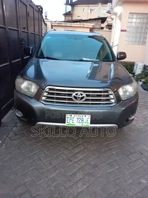 Toyota Highlander SE 2012 Green
