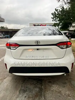 Toyota Corolla XLE 2020 White