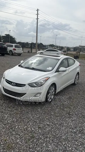 Hyundai Elantra Limited Sedan FWD (1.8L 4cyl 6A) 2013 White