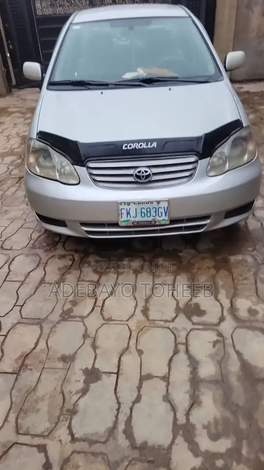 Toyota Corolla LE 2004 Silver
