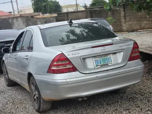 Mercedes-Benz C200 2005 Silver
