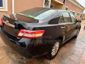 Toyota Camry XLE V6 4dr Sedan (3.5L 6cyl 6A) 2011 Black