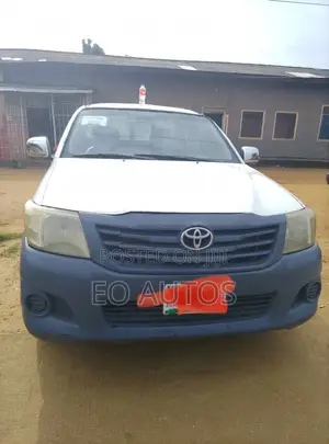 Toyota Hilux 2015 White