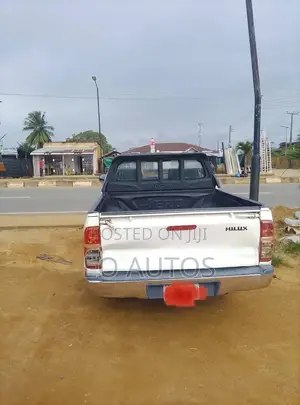 Toyota Hilux 2015 White