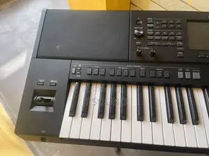 Yamaha PSR Sx700