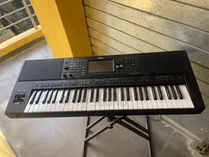 Yamaha PSR Sx700