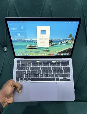 Laptop Apple MacBook Pro 2020 32GB Intel Core i7 SSD 2T