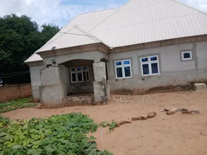 3bdrm Bungalow in Bipc Estate,, Makurdi for sale
