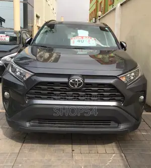 Toyota RAV4 XLE AWD 2019