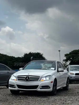 Mercedes-Benz C300 Luxury 4Matic Sedan AWD (3.5L 6cyl 7A) 2014 White