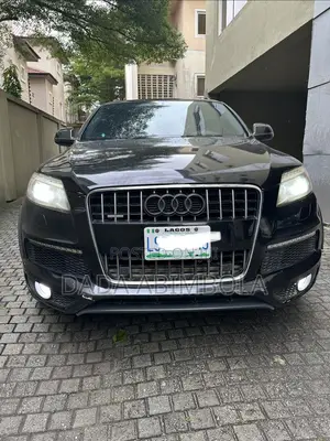 Audi Q7 2012 Black