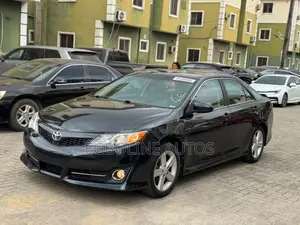 Toyota Camry SE 4dr Sedan (2.5L 4cyl 6A) 2012 Gray