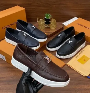 *Louis Vuitton Leather Mocassin Loafer!!* 
 *40_____46 || L