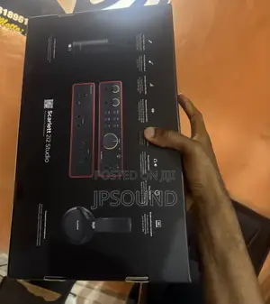 Focusrite Scarlet 2i2 Bundle 4th Generation
