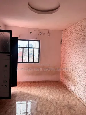 1bdrm Apartment in Shomolu for rent