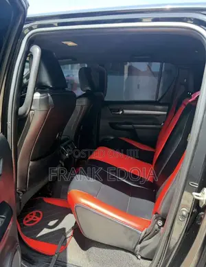 Toyota Hilux 2023 Black