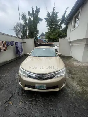 Toyota Camry 2013 Brown