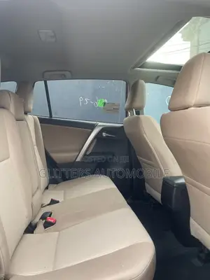 Toyota RAV4 XLE 4dr SUV (2.5L 4cyl 6A) 2015 Red
