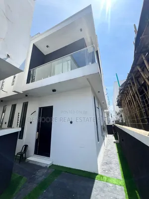 4bdrm Duplex in Chevron for sale