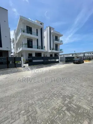 5bdrm Duplex in Lekki for sale