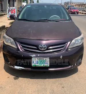 Toyota Corolla 2013 Burgundy