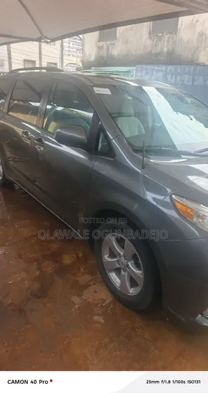 Toyota Sienna LE 7 Passenger 2011 Gray