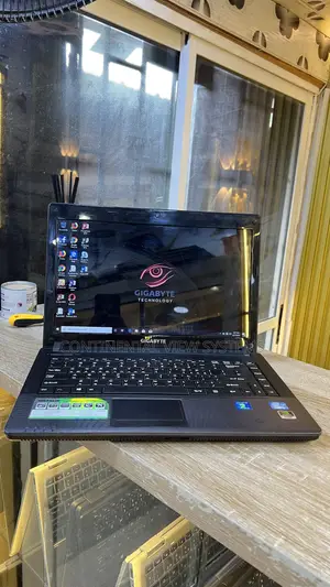 Laptop Gigabyte AERO 14 8GB Intel Core i5 HDD 320GB