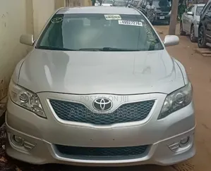 Toyota Camry 2010 Silver