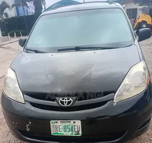 Toyota Sienna 2010 Black