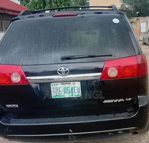 Toyota Sienna 2010 Black