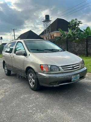 Toyota Sienna 2002 Gold