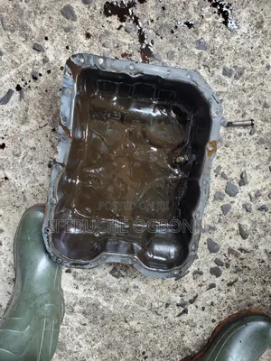 Sump Chrysler 200c/ Dodge Caliber/ Dodge Charger 2.0 2.4L 4 Plugs