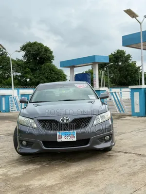 Toyota Camry SE 4dr Sedan (2.5L 4cyl 6A) 2011 Gray