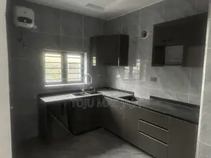 2bdrm Duplex in Leisure Court, Sabon Lugbe for sale