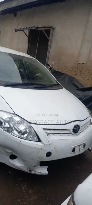 Toyota Auris 2012 White
