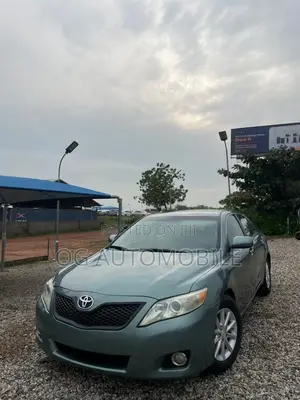 Toyota Camry LE 4dr Sedan (2.5L 4cyl 6AM) 2010 Green