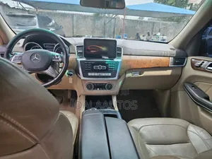 Mercedes-Benz GL-Class 2014 Beige