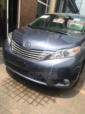 Toyota Sienna 2018 Blue