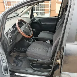 Opel Zafira 2005 Black