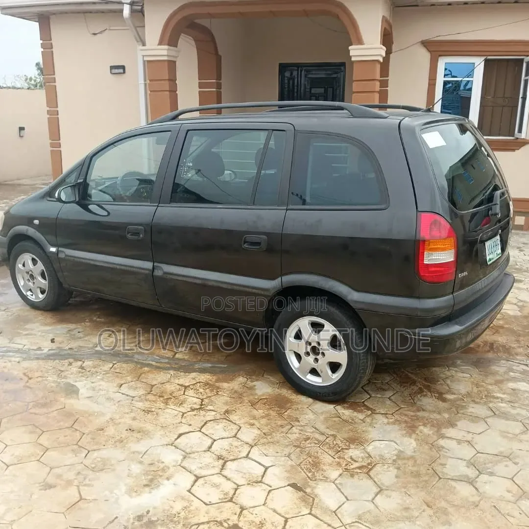 Opel Zafira 2005 Black