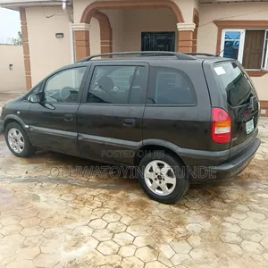 Opel Zafira 2005 Black