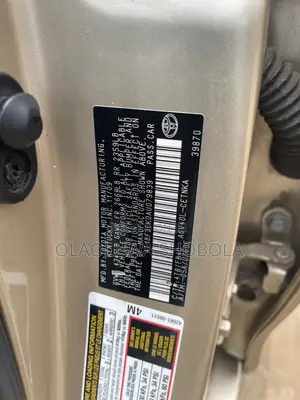 Toyota Camry LE 4dr Sedan (2.5L 4cyl 6AM) 2010 Gold