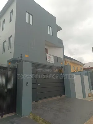 4bdrm Duplex in Acme Road for sale