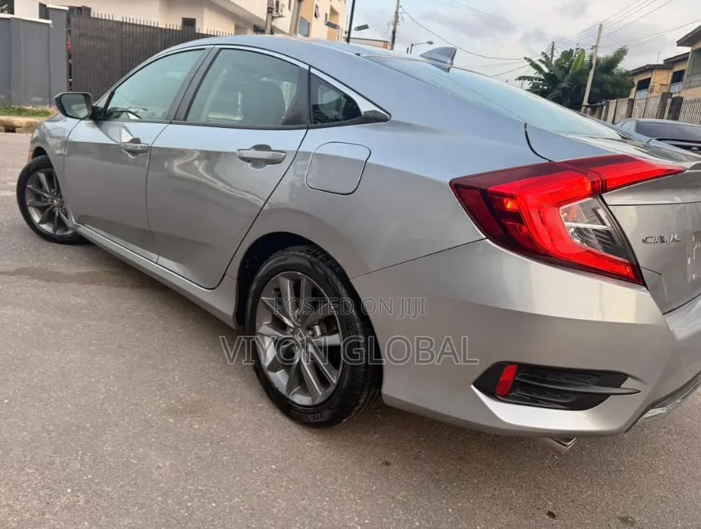 Honda Civic 2019 Silver