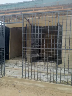 Shops in Estate at Badore
