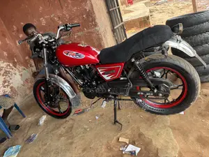 Honda Super Hawk 2018 Red