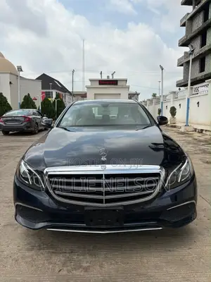 Mercedes-Benz E300 Base RWD Sedan (2.0L 4cyl 9A) 2017 Blue