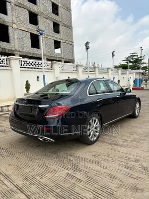 Mercedes-Benz E300 Base RWD Sedan (2.0L 4cyl 9A) 2017 Blue